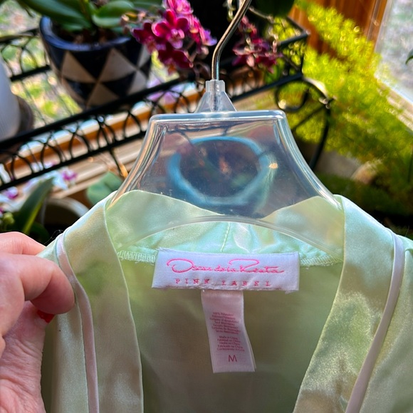Oscar De La Renta Elegant Light Green Satin Nightgown and Robe Set; Size Medium - Picture 7 of 14